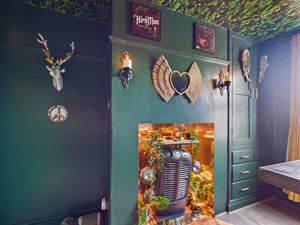 Photo 17- click for photo gallery